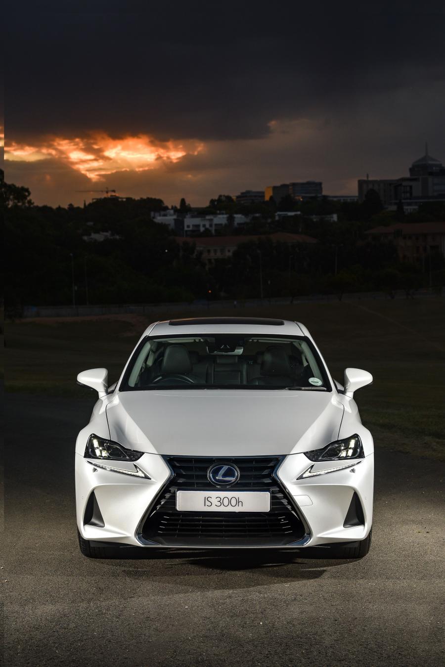  Lexus IS300h (XE30) 2018 года  (ZA) (фото 14 из 16)